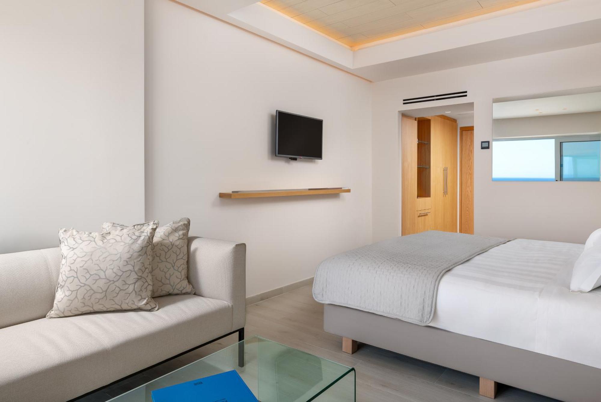 Mediterranean Hotel Родос Экстерьер фото A room at the hotel